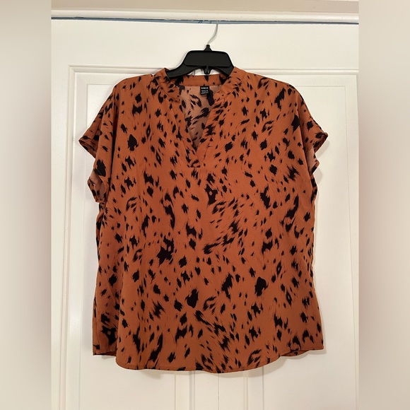 Burnt orange/tan blouse with black pattern - Picture 1 of 1